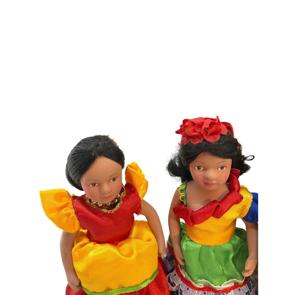 Set of‎ 4 Porcelain Dolls Traditional Folk Costumes Collectible Display